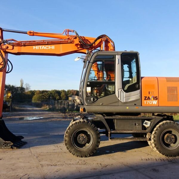 Pelle sur pneus Hitachi ZX170W-3 2008 – 18,2T – 9840h – Occasion