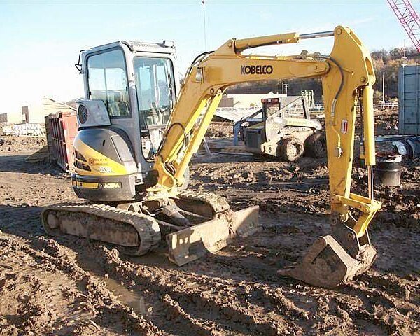 Mini-pelle d’occasion Kobelco SK35SR-5 (2009) – 3,7T – Moteur Yanmar 21,2 kW