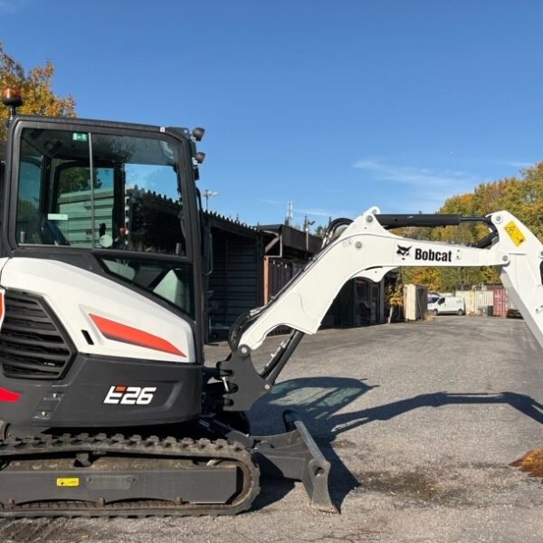 Mini-pelle Bobcat E26 2023 – 980 heures – Occasion