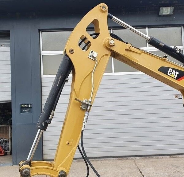 Caterpillar CAT 302.2D (2013) – Mini Pelle 2,1T – 2 468 h – 3 Godets – Image 5