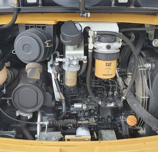 Caterpillar CAT 302.2D (2013) – Mini Pelle 2,1T – 2 468 h – 3 Godets – Image 7