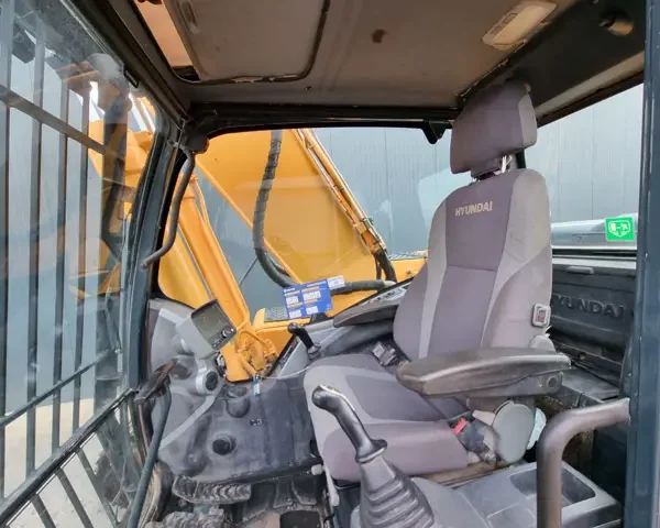 Pelle sur chenilles Hyundai ROBEX 250NLC-9 2012 – Occasion – 5 259 heures – Image 3