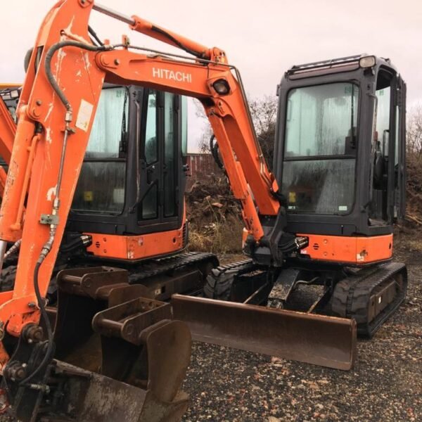 Mini-pelle d’occasion Hitachi ZX30U-2 (2008) – 3,4T – Moteur Yanmar 22,3 kW