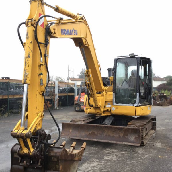 Mini-pelle d’occasion Komatsu PC78MR-6 (2004) – 8,3T – Moteur 40,5 kW