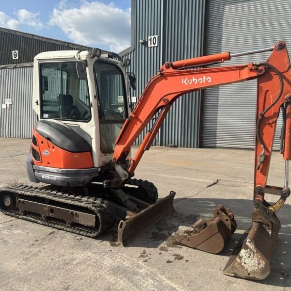 Kubota U27-4 (2018) – Mini Pelle 2,7T avec Attache Hydraulique Rotative
