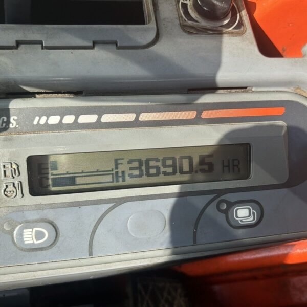 Kubota U27-4 (2018) – Mini Pelle 2,7T avec Attache Hydraulique Rotative – Image 11