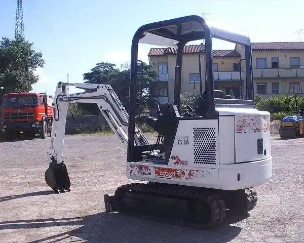 Bobcat E35 (2014) – Mini Pelle 3,5 Tonnes – 678 Heures – Image 9