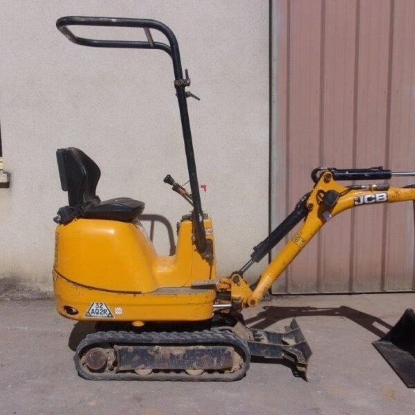 JCB 8008 (2017) – Mini Pelle 900 kg – 2 104 h – Ultra-Compacte