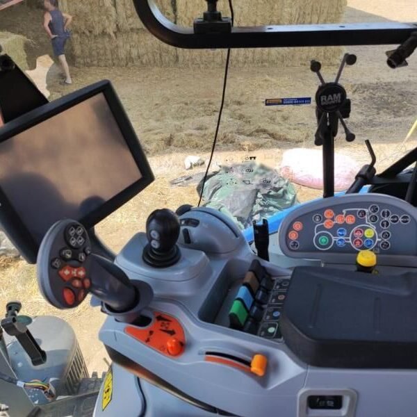 Tracteur agricole NEW HOLLAND T7-210AC – Image 7