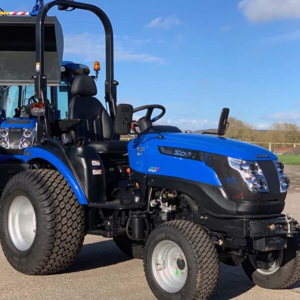 Tracteur compact SOLIS 26 HST