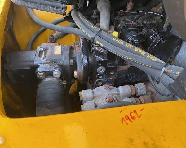Chargeuse compacte JCB 409 – 2011 – Image 3