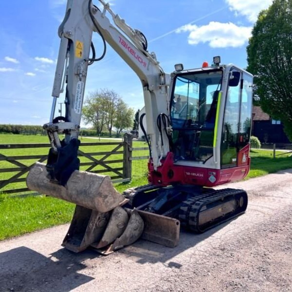 Takeuchi TB230 (2018) – Mini Pelle 2,8T – 2916h – Entièrement Révisée – Image 6