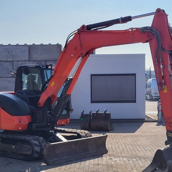 Kubota KX080-4A2 2020 – Mini Pelle 8T avec 2.955h, Godet 0,25 m³, Moteur 46,5 kW – Image 3