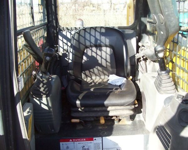 Chargeuse compacte Komatsu SK1020-5 Turbo – 2007 – Image 3