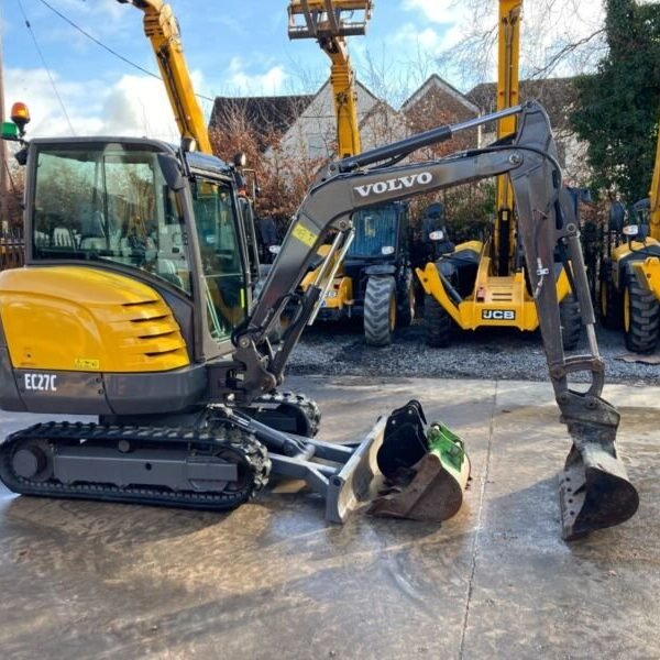 Mini Pelle d’occasion Volvo EC27C (2015) – 3095h – Cabine Climatisée