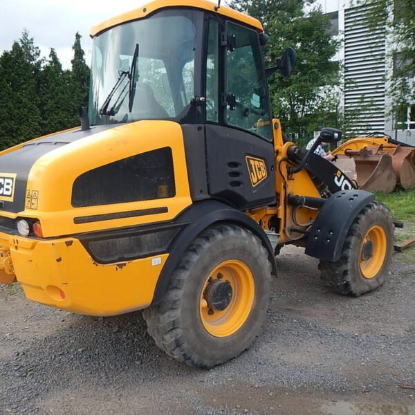 Chargeuse sur pneus JCB 409 – 2014