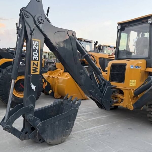 Tractopelle XCMG WX30-25 – Image 1